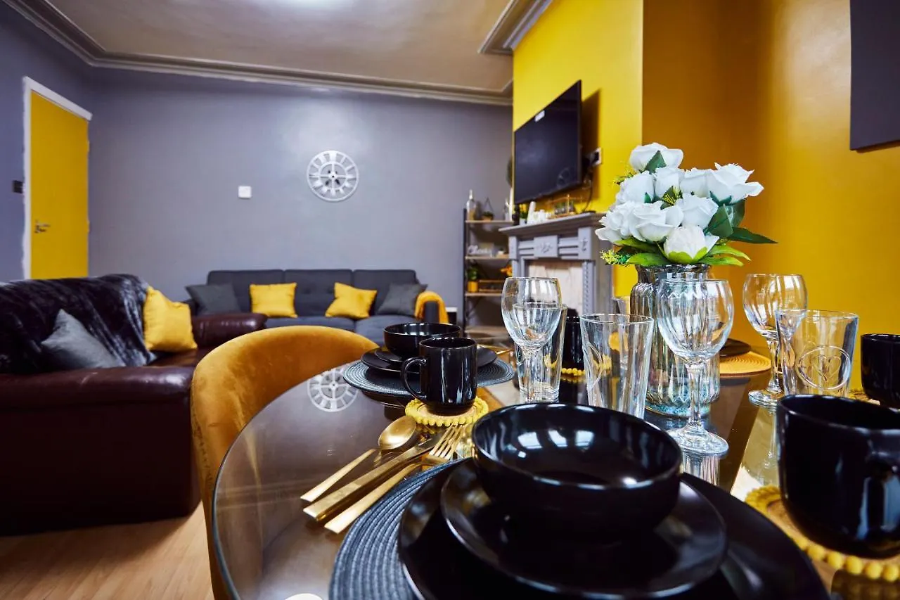 Home Away From Home Entire 2 Bedroom House Leeds