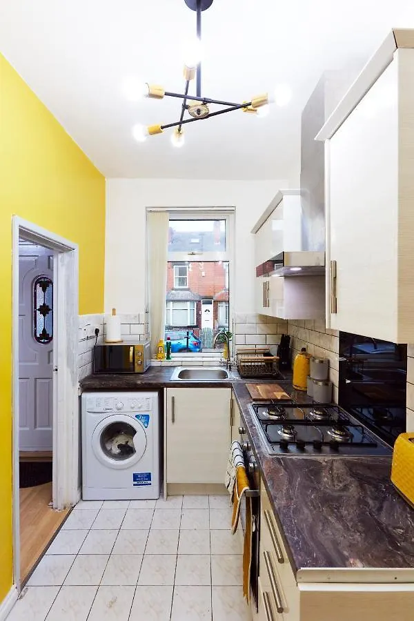 Pensión Home Away From Home Entire 2 Bedroom House Leeds  Reino Unido