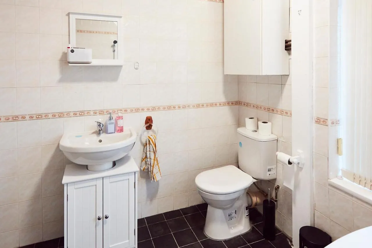 Home Away From Home Entire 2 Bedroom House Λιντς 0*,  Ηνωμένο Βασίλειο