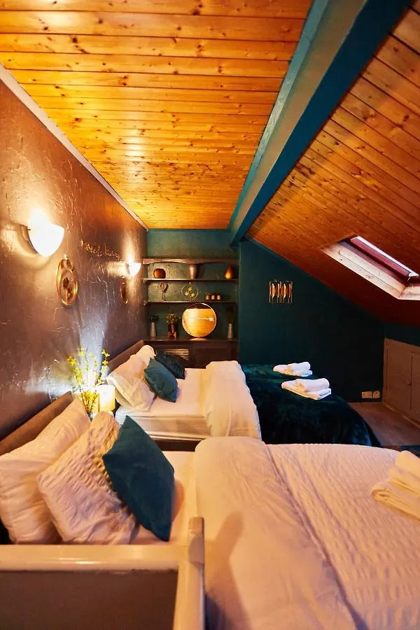 Home Away From Home Entire 2 Bedroom House Λιντς
